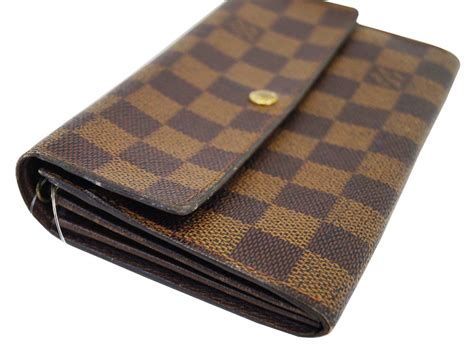 authenticate louis vuitton wallet.